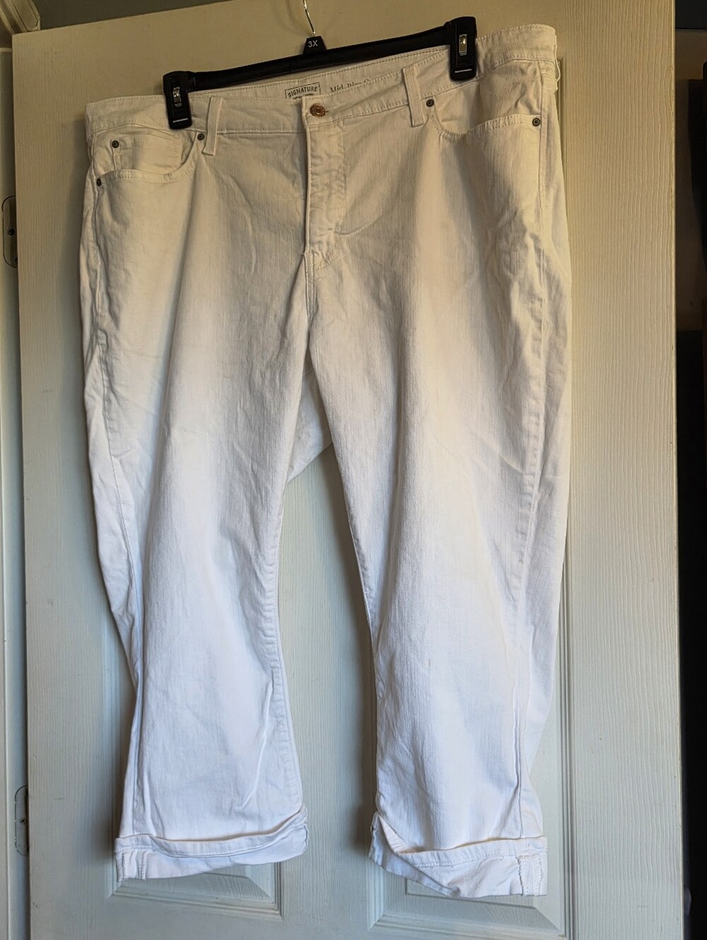 Levi's White Cropped Ankle Jeans